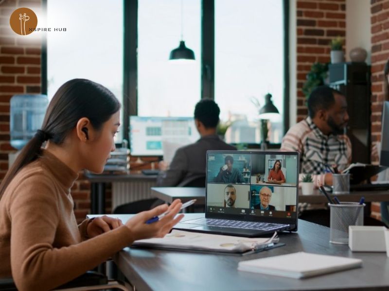 The main benefits and challenges of hybrid working